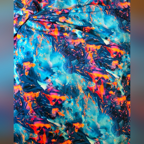 Go With The Flow (fused Hawaii name) Fabric - Picture 2 of 2